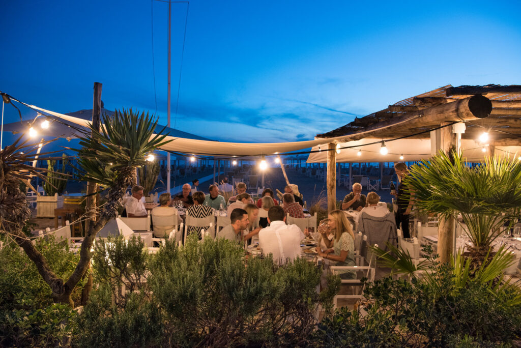 Felice Anno Nuovo da Exir Proprties: Festeggiare l'Inizio del 2025 in Forte dei Marmi Anno Nuovo,2025 Anno nuovo, felice anno nuovo, nuovo anno 2025 2025, affitto
